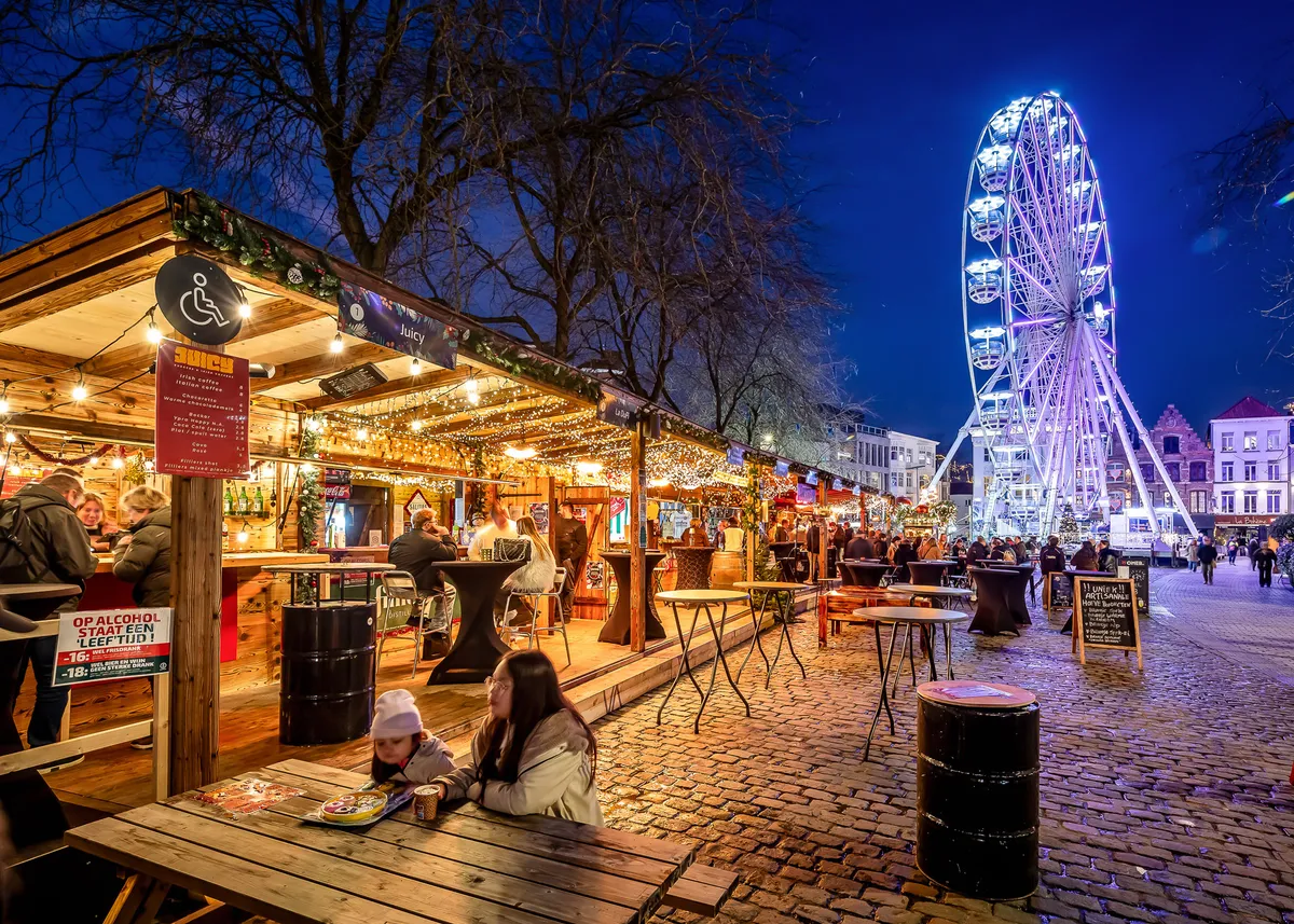 Outdoor bars and serving areas